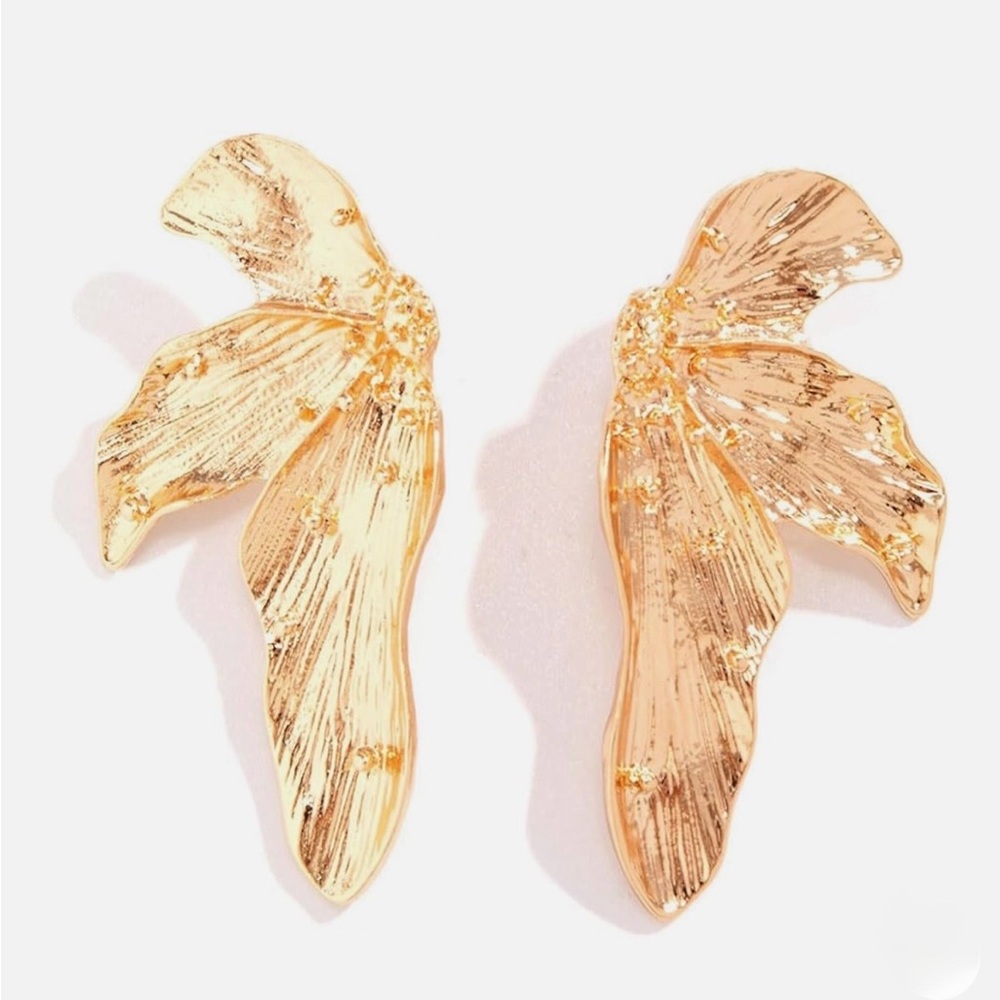 Elegant Gold Leaf Earrings
